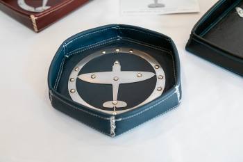 Leather tray hexagonal